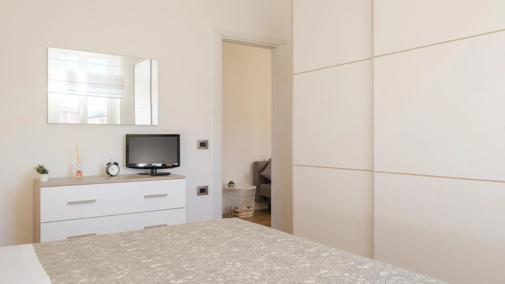 Scandellari Apartments - Ideal Apartment For 2 Guests Bologna