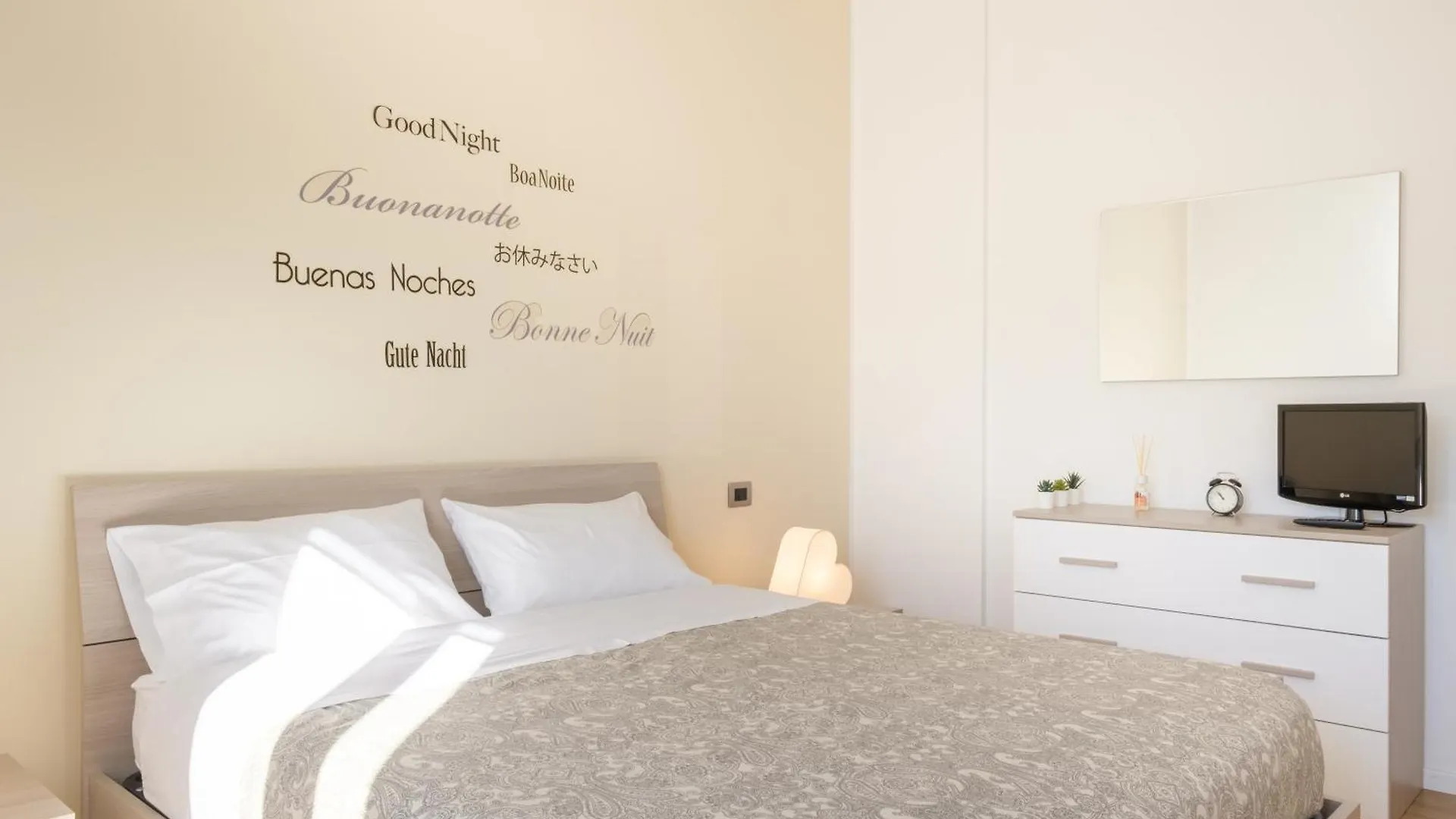 Scandellari Apartments - Ideal Apartment For 2 Guests Bologna