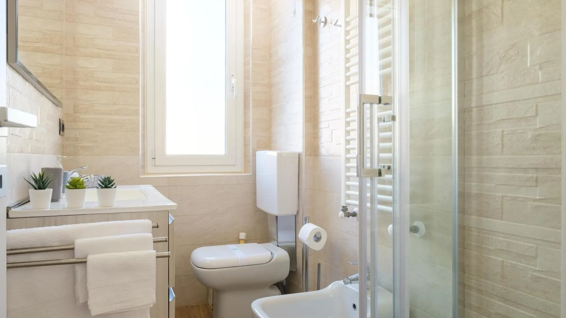 Scandellari Apartments - Ideal Apartment For 2 Guests Μπολόνια