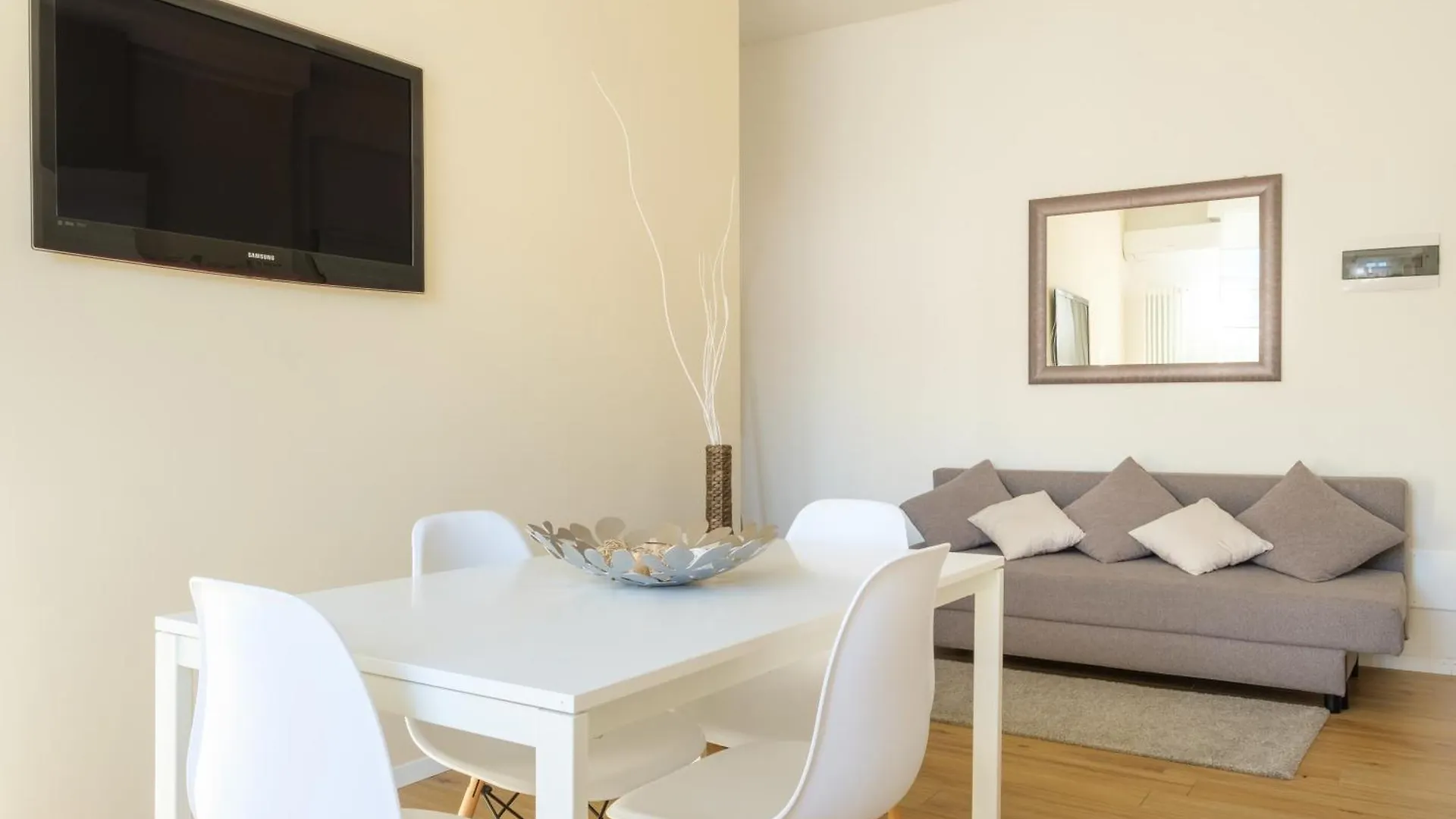 Scandellari Apartments  Bologna